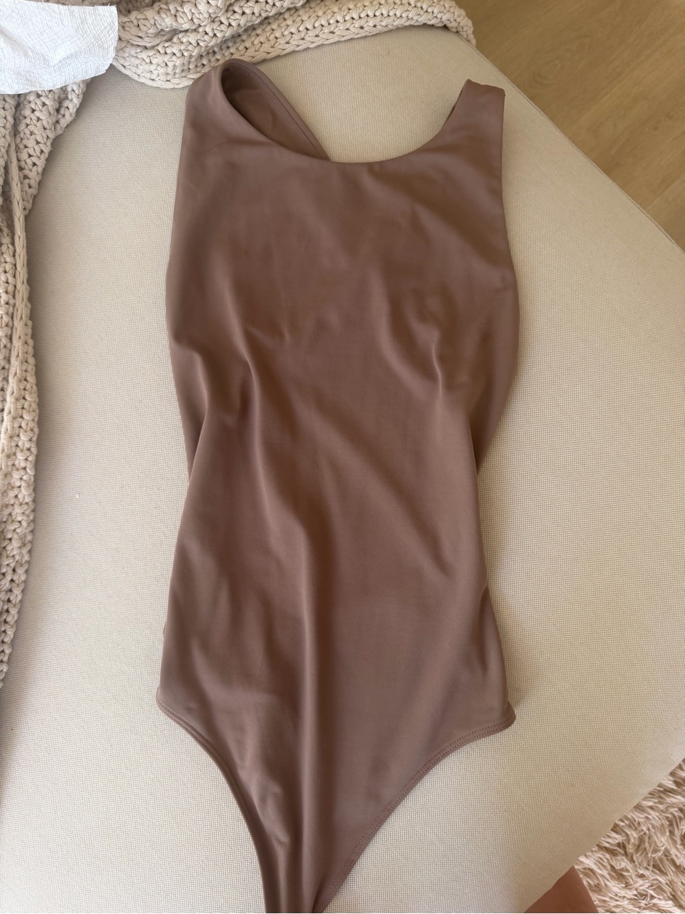 Aritzia Contour crossback Bodysuit